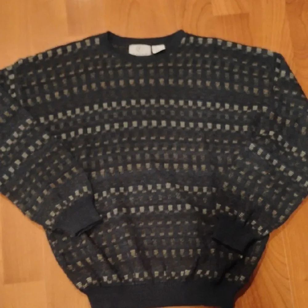 Farah Black and Gold Knit Sweater